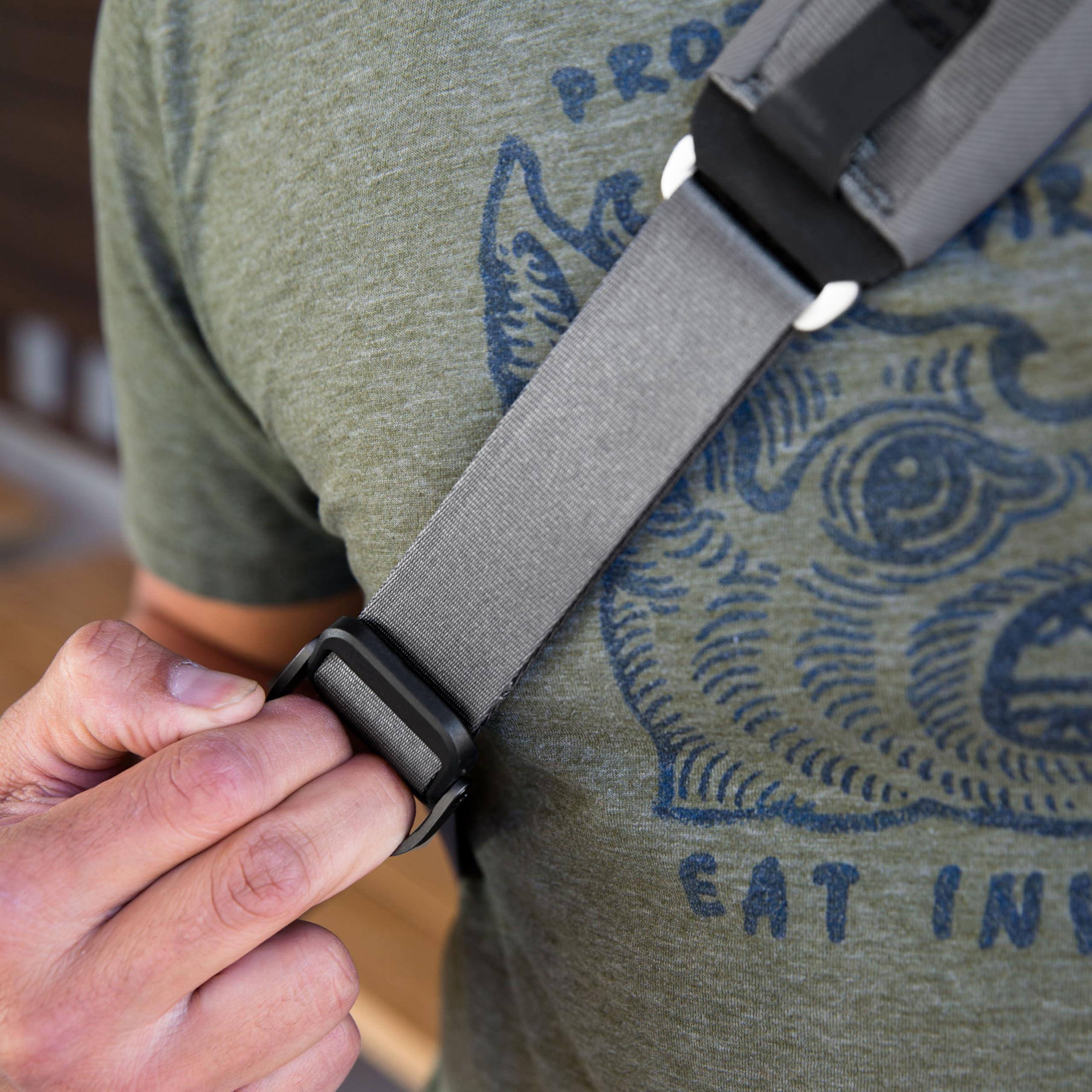 Peak Design Everyday Sling 10L, Ash, Padded Adjustable Shoulder Strap for Crossbody or Waist Carry, FlexFold Dividers, Ideal for Carrying Cameras or Everyday Essentials, Sling Bag for Men and Women - Image 9